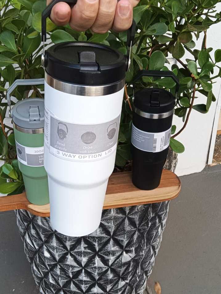 Copo Térmico 890ml Inox Liso com Tampa – Super Capacidade para Bebidas Geladas e Quentes